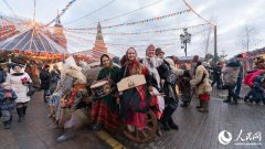 Весёлые народные гуляния на Масленицу в России